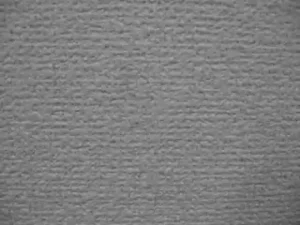 壁紙を戻して、小さい壁穴の補修が完成した様子