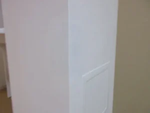 壁紙を部分補修してきれいに直った状態