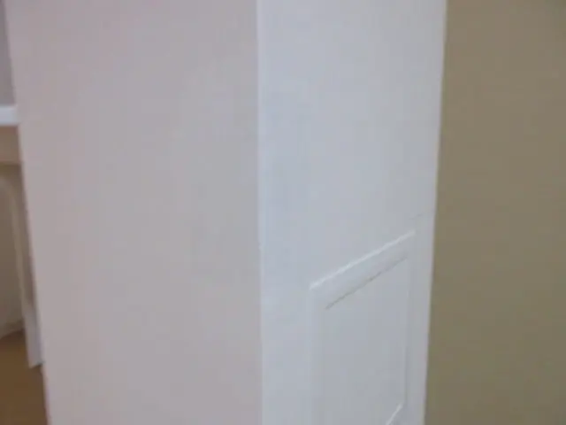 壁紙を部分補修してきれいに直った状態