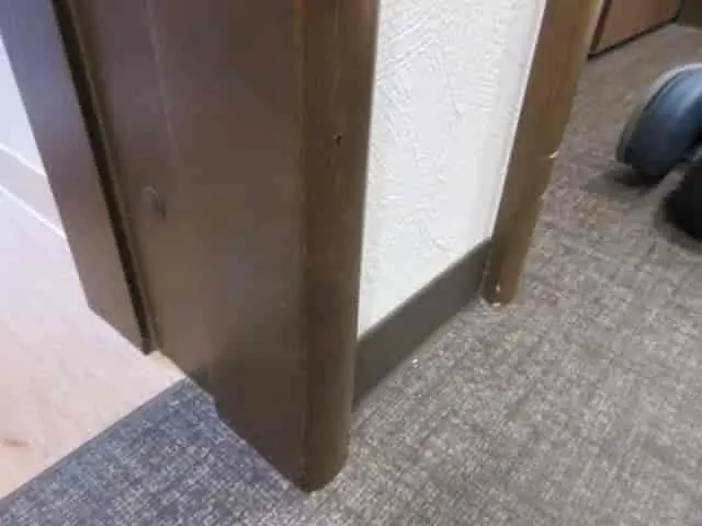 リペアキットで枠を補修し、ひっかきキズが分らなくなった状態