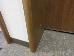 木枠の簡易補修でぱっと見目立たなくなった状態